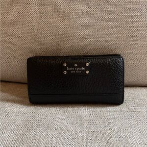 KATE SPADE Bay Street Stacy Wallet Black Pebbled Leather Clutch